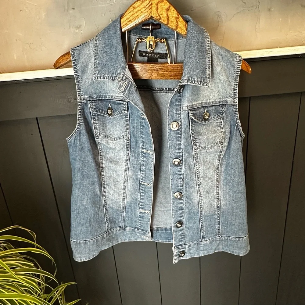 Baccini Denim‎ Sleeveless Vest with Jeweled Buttons size Large